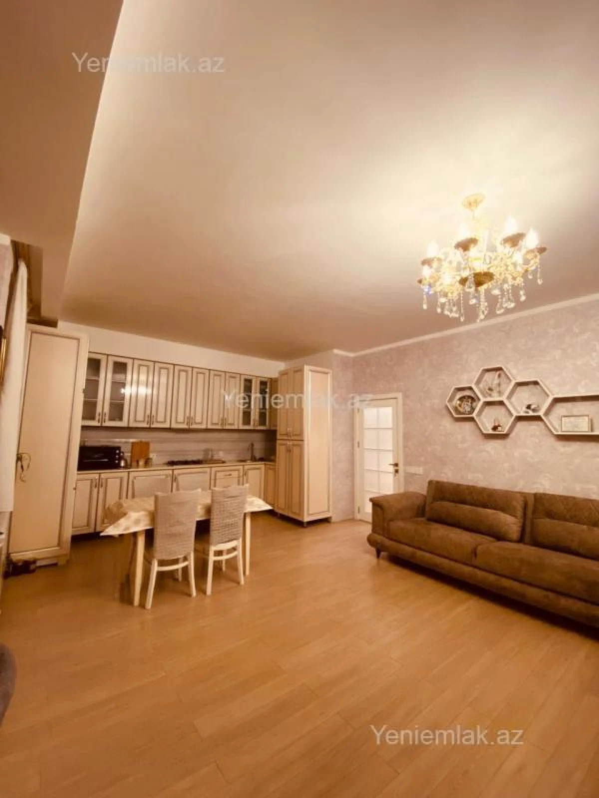 Satılır 3 otaqlı yeni tikili 110 m²