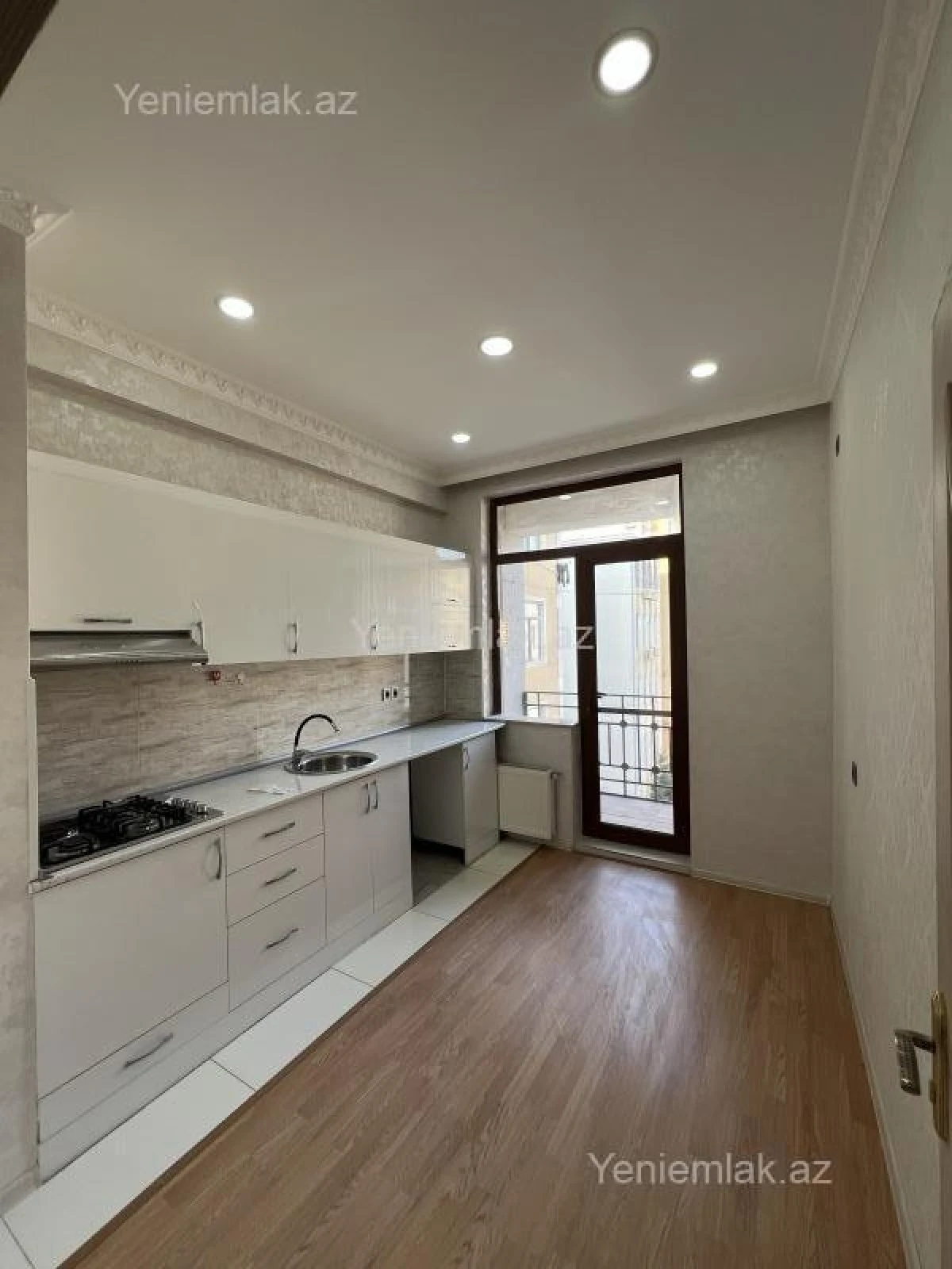 Satılır 3 otaqlı yeni tikili 68 m²