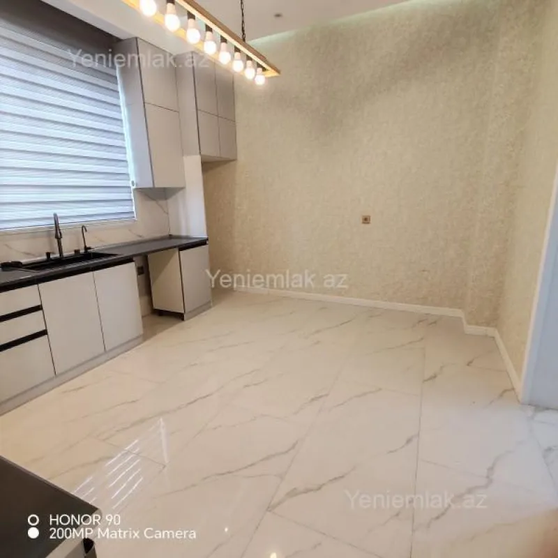Satılır 5 otaqlı həyət evi 220 m²
