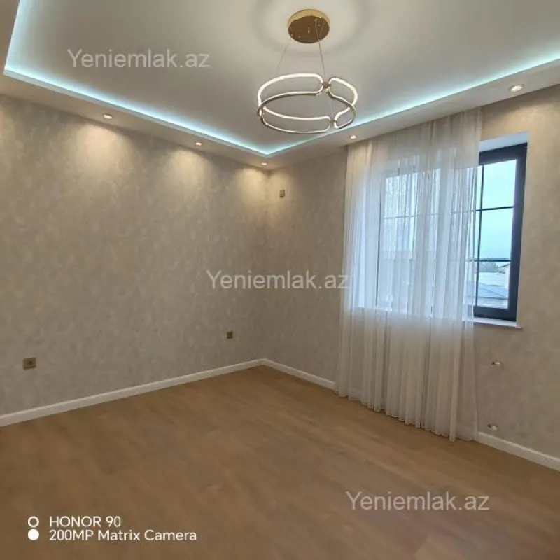Satılır 5 otaqlı həyət evi 220 m²
