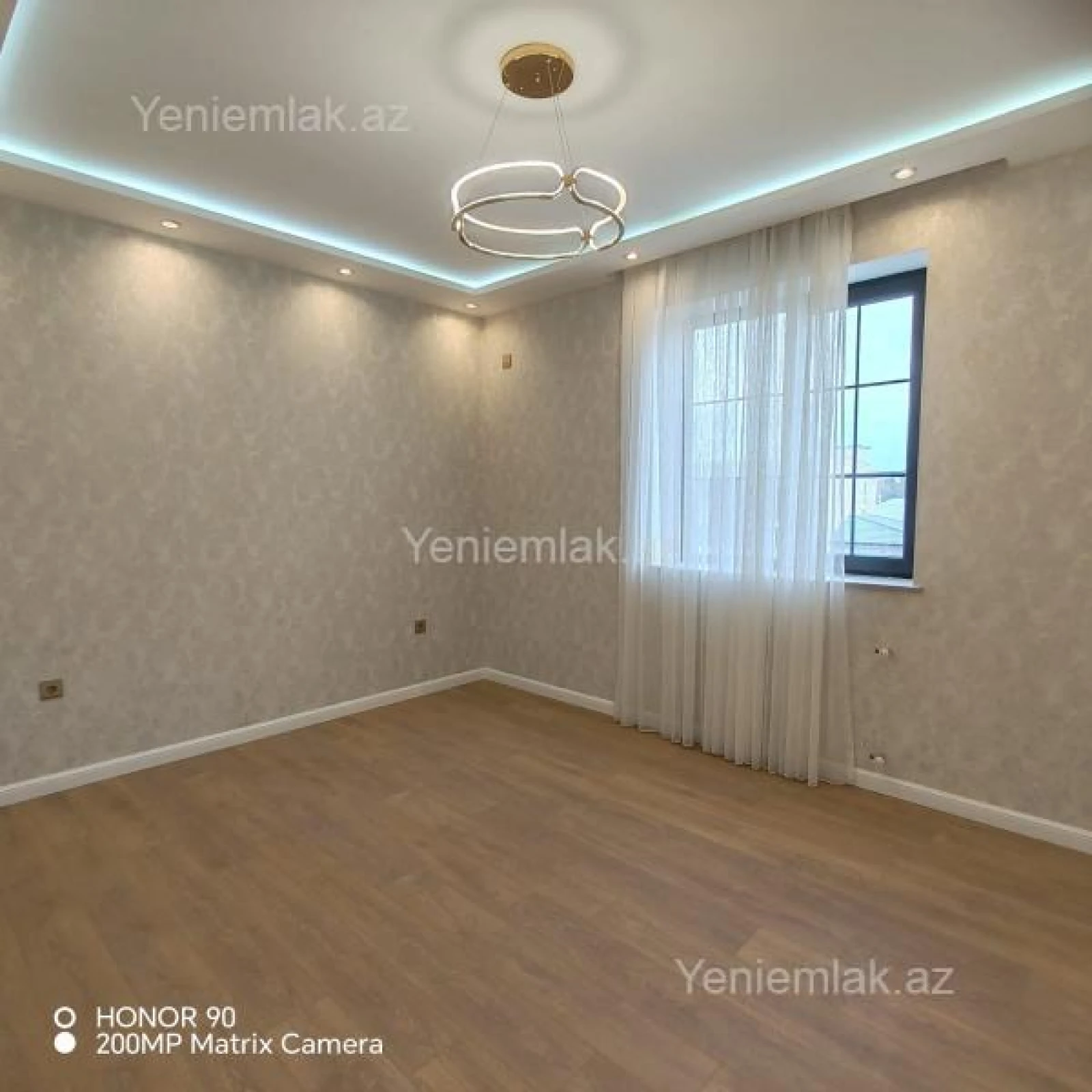 Satılır 5 otaqlı həyət evi 220 m²