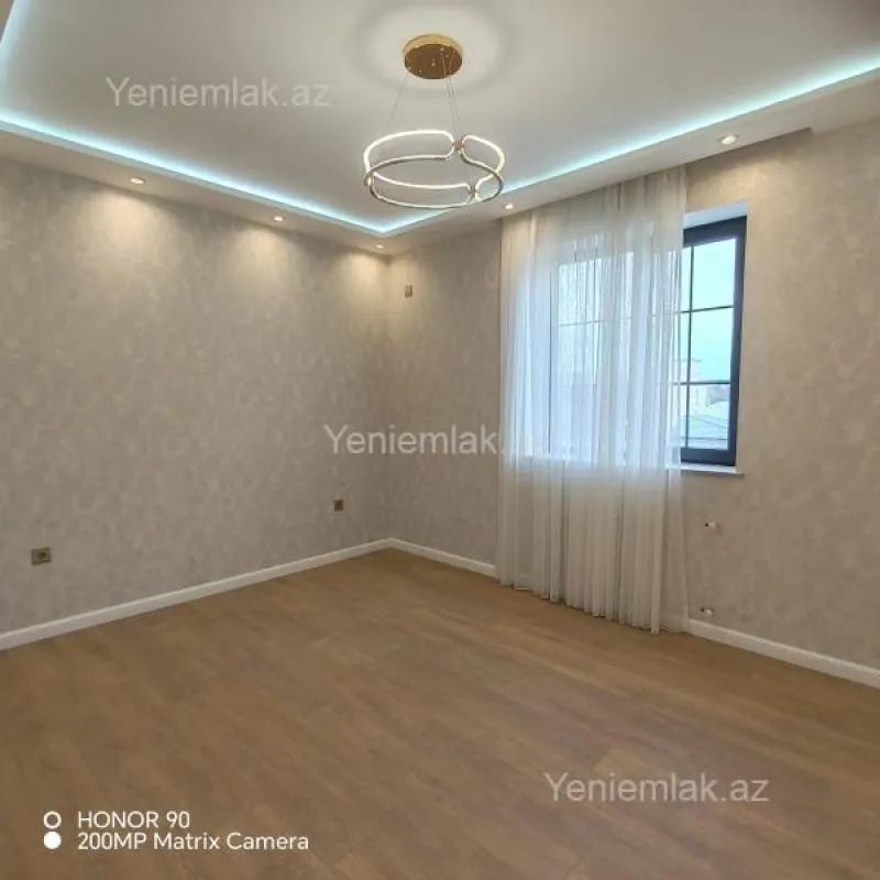 Satılır 5 otaqlı həyət evi 220 m²