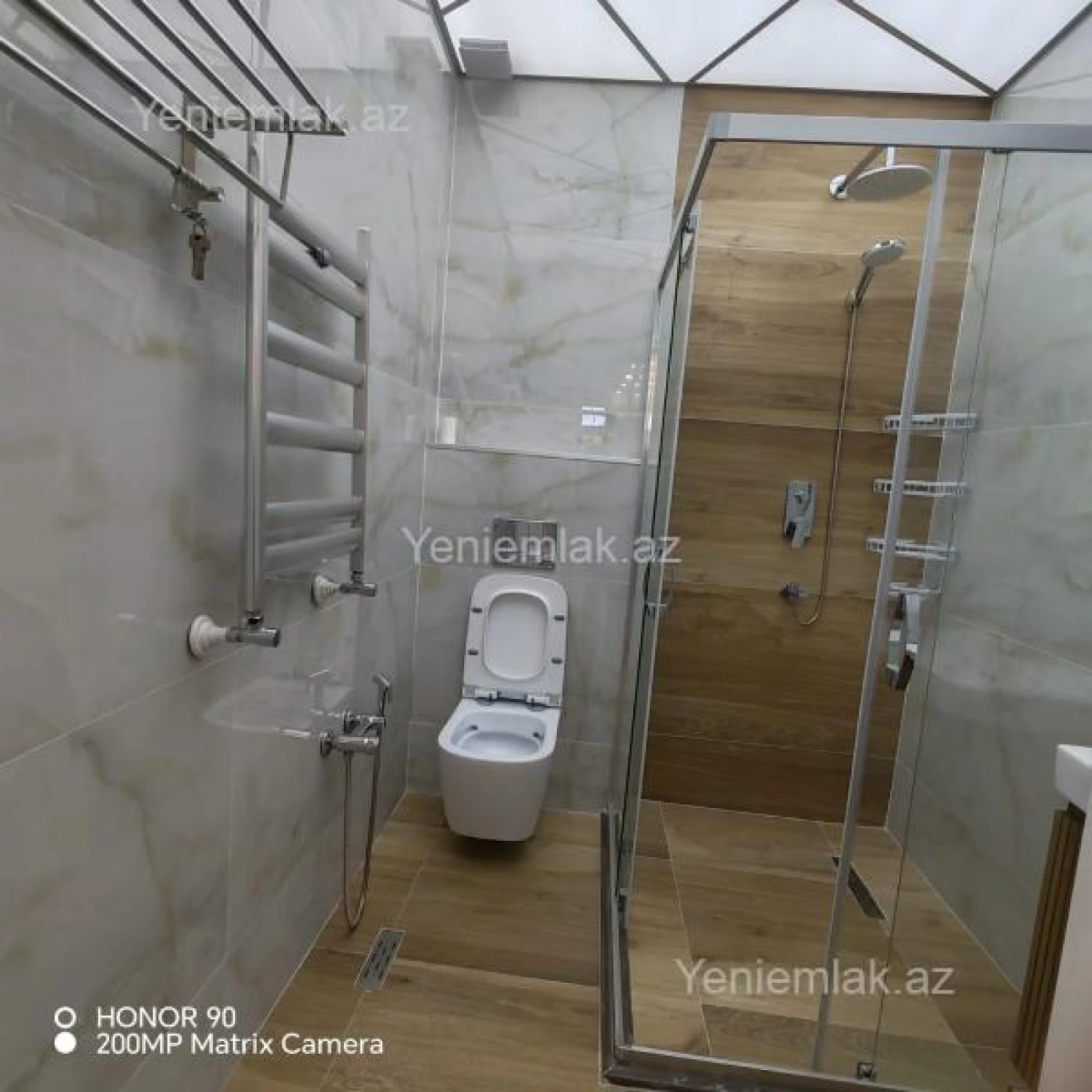 Satılır 5 otaqlı həyət evi 220 m²
