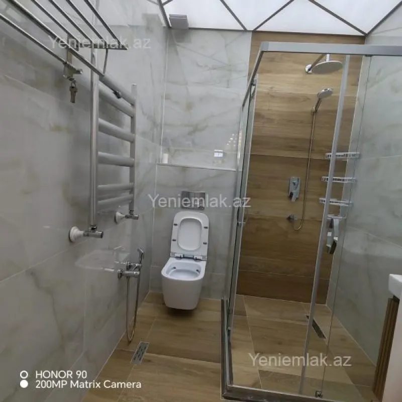 Satılır 5 otaqlı həyət evi 220 m²