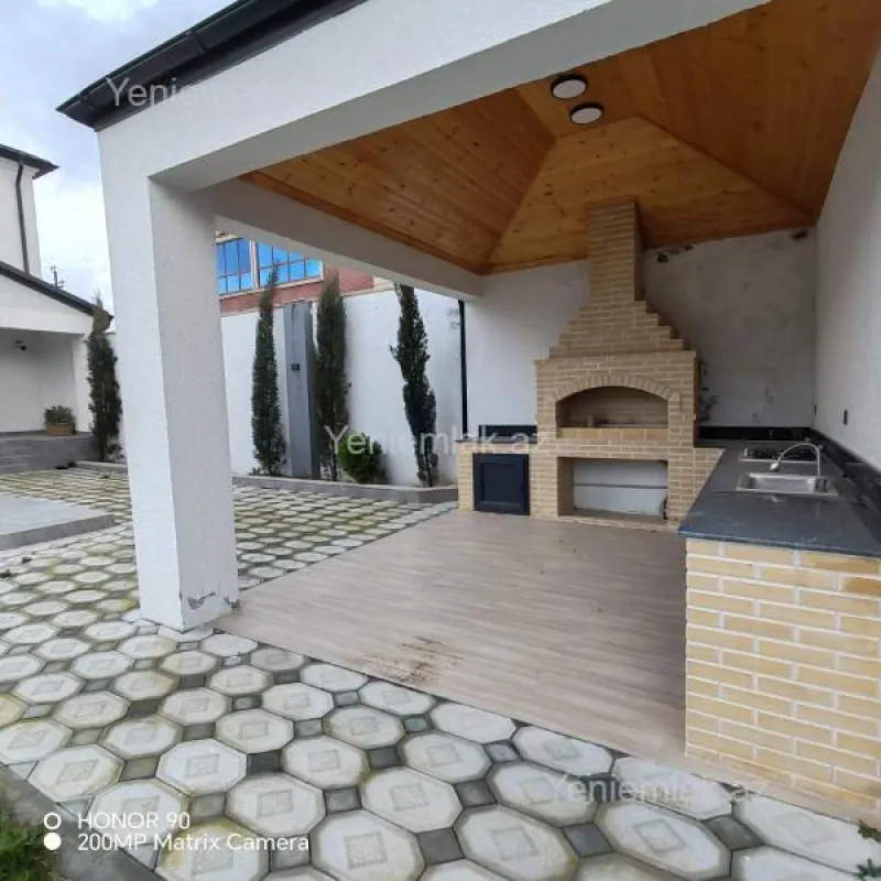 Satılır 5 otaqlı həyət evi 220 m²