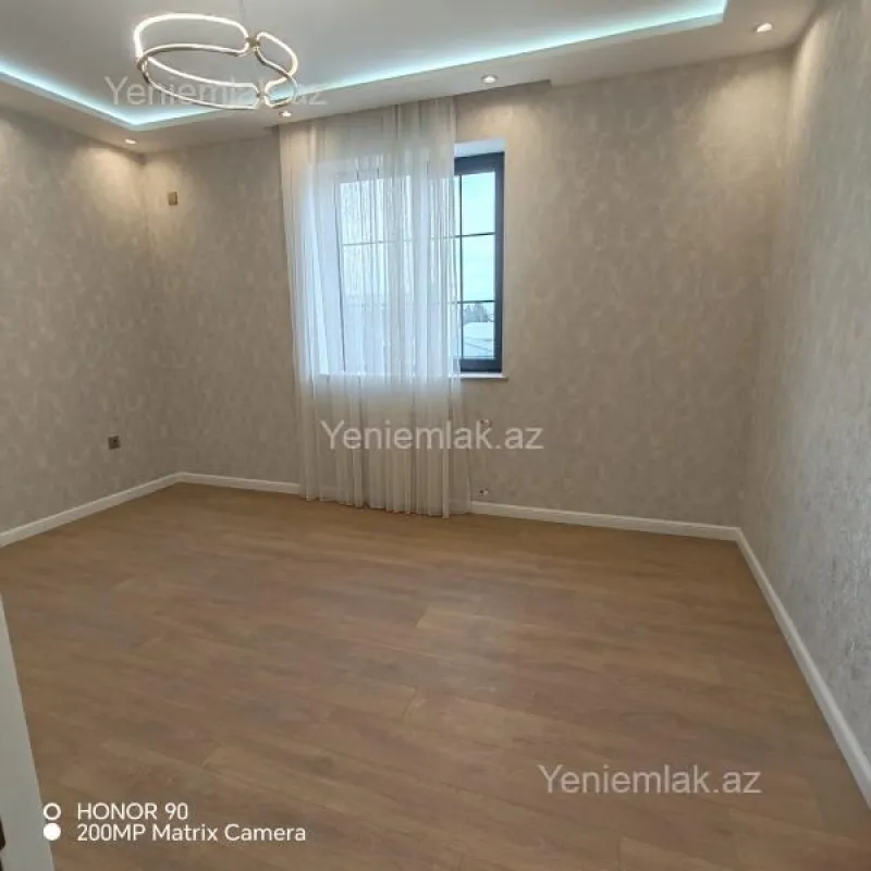 Satılır 5 otaqlı həyət evi 220 m²