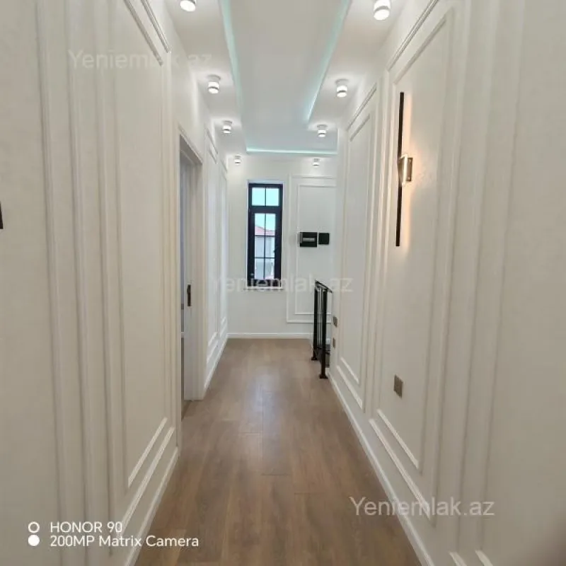 Satılır 5 otaqlı həyət evi 220 m²
