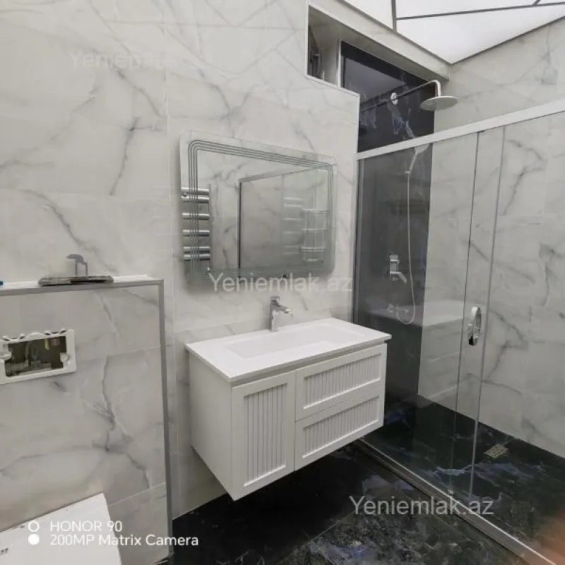 Satılır 5 otaqlı həyət evi 220 m²