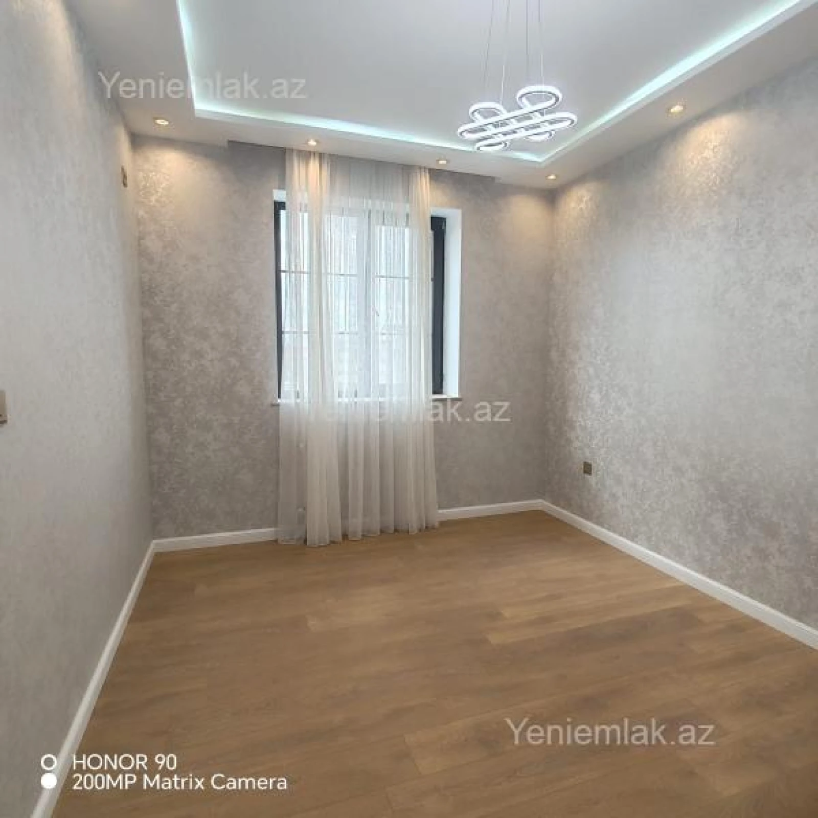Satılır 5 otaqlı həyət evi 220 m²