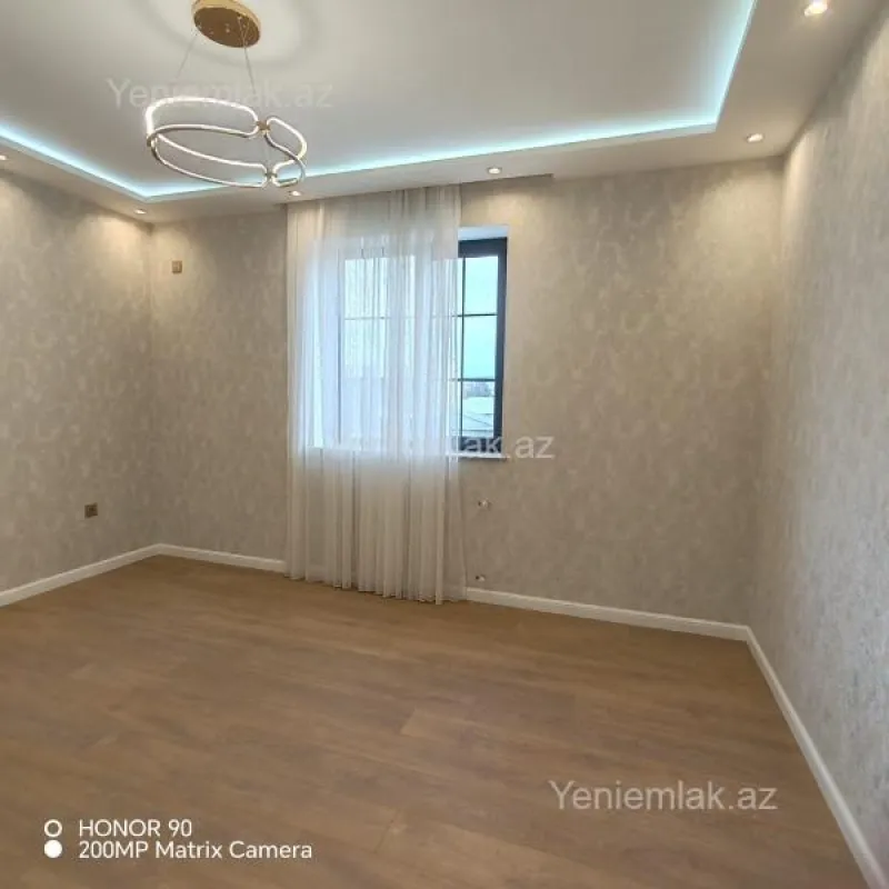Satılır 5 otaqlı həyət evi 220 m²