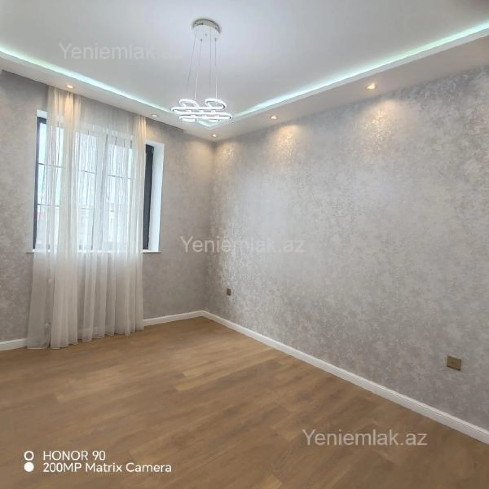 Satılır 5 otaqlı həyət evi 220 m²