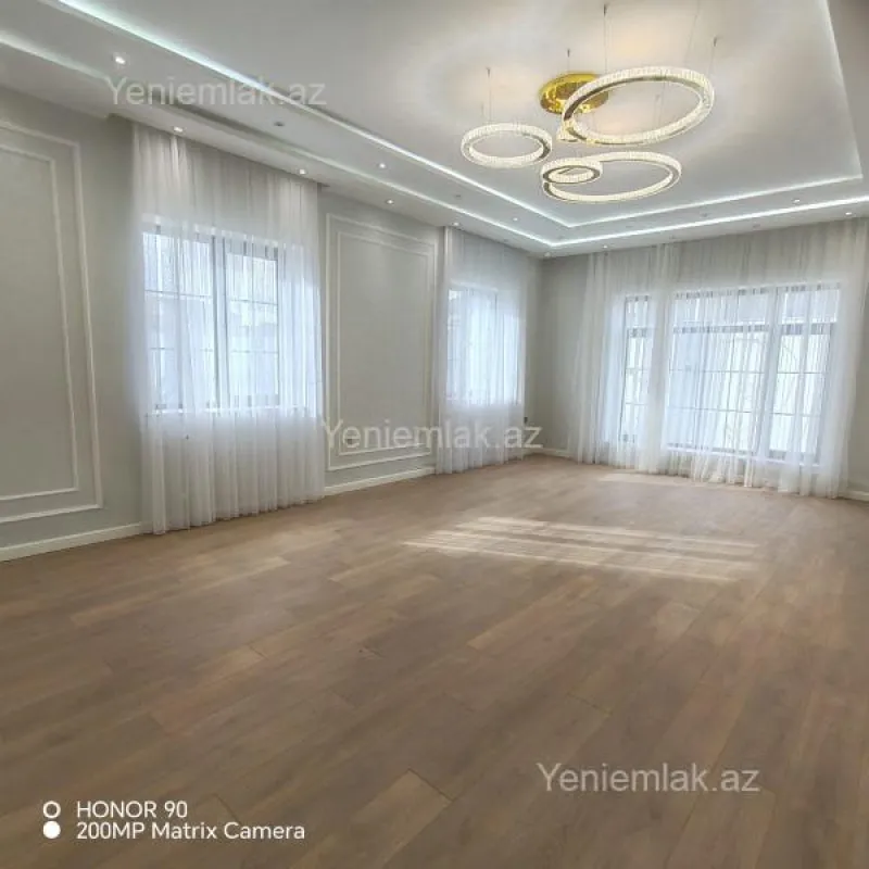 Satılır 5 otaqlı həyət evi 220 m²