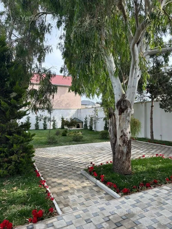 Satılır 6 otaqlı həyət evi 270 m²