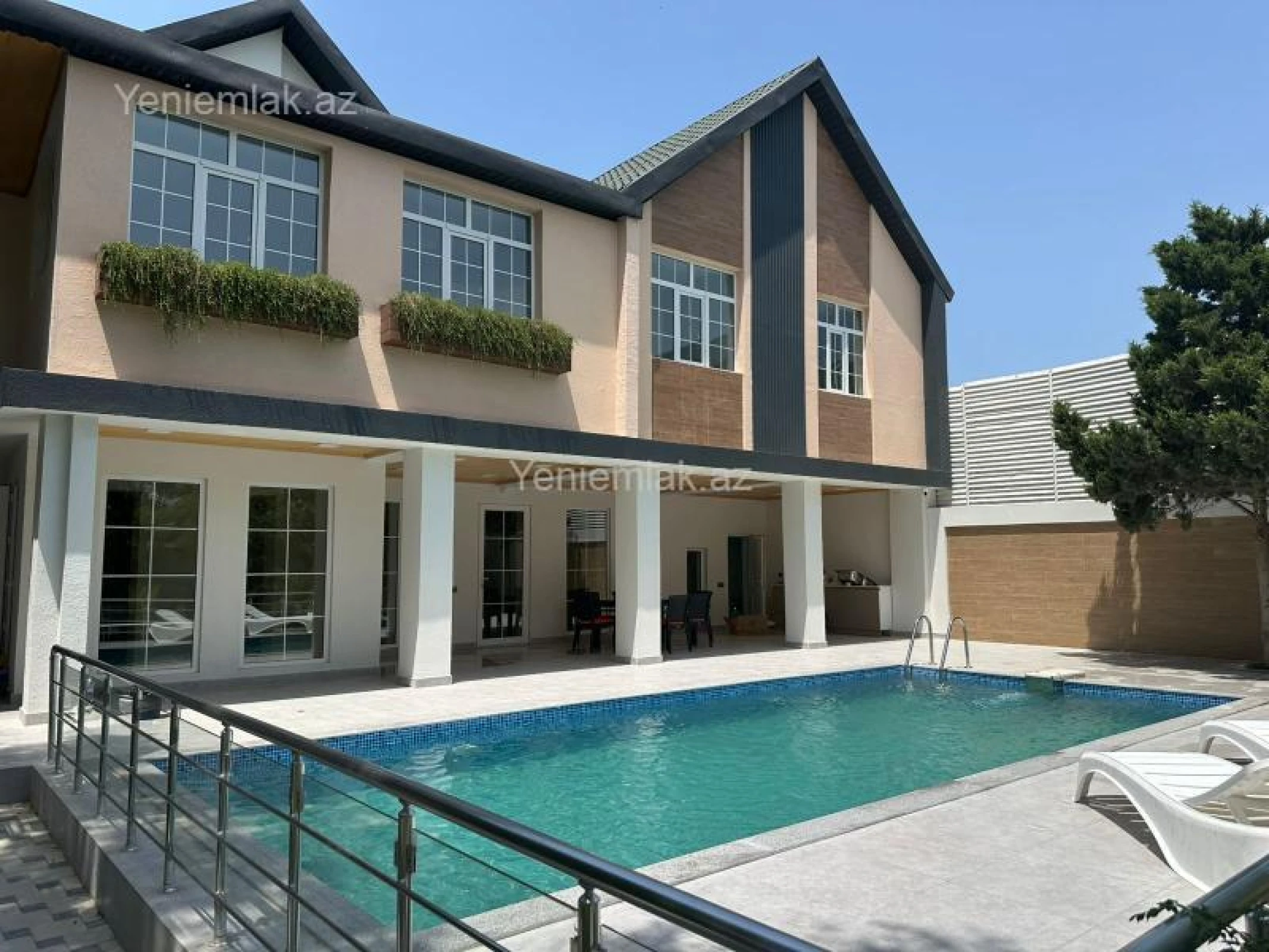 Satılır 6 otaqlı həyət evi 270 m²