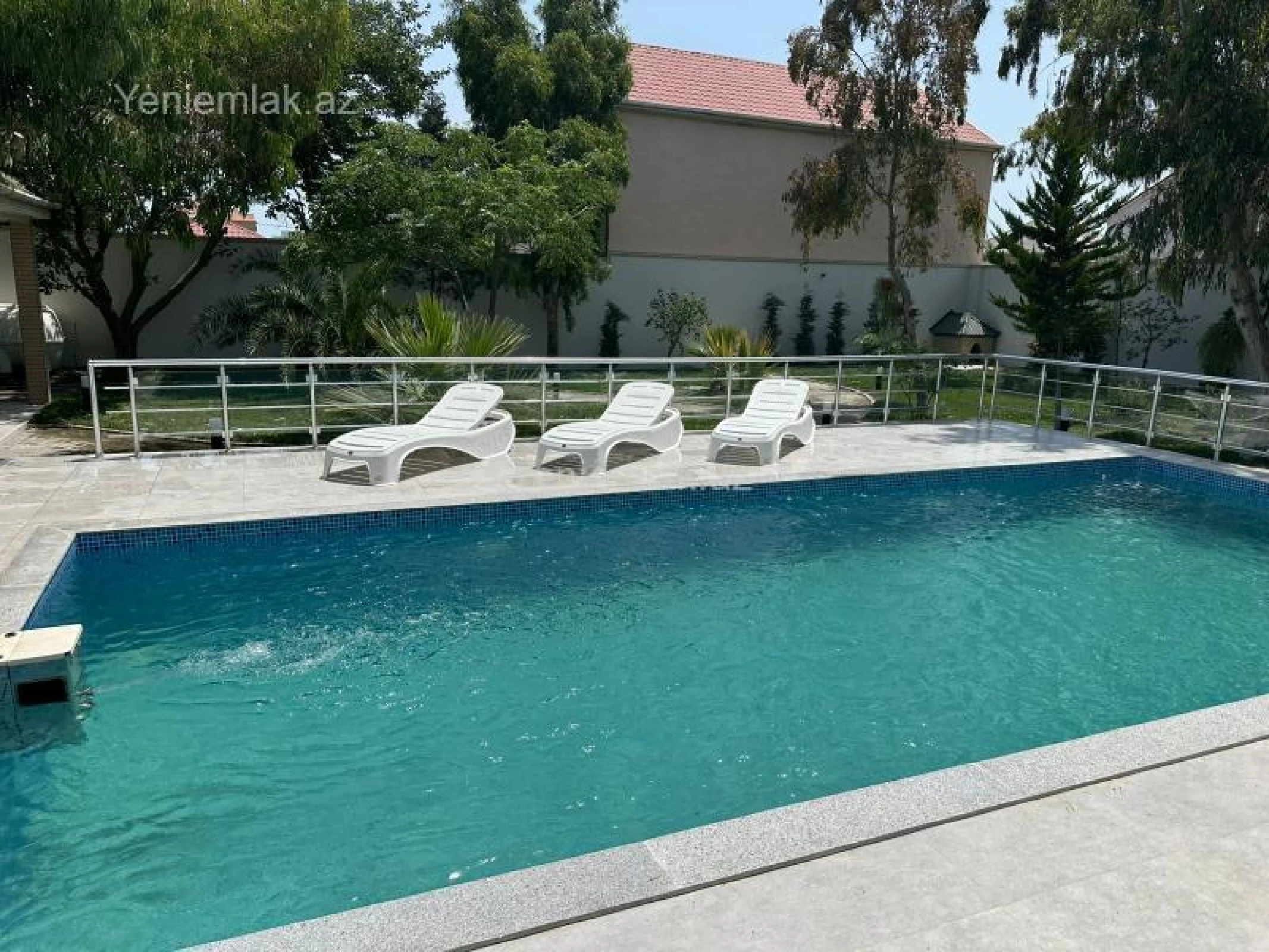 Satılır 6 otaqlı həyət evi 270 m²