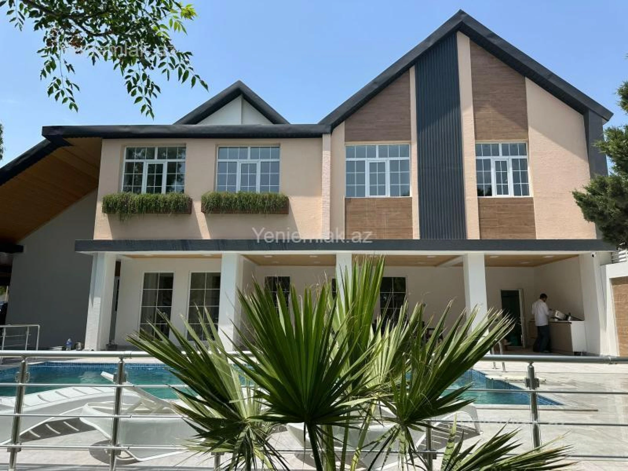 Satılır 6 otaqlı həyət evi 270 m²