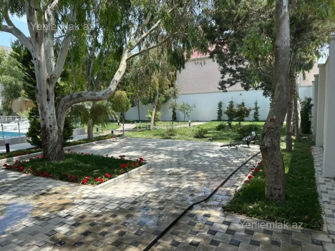Satılır 6 otaqlı həyət evi 270 m²