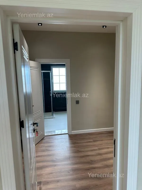 Satılır 6 otaqlı həyət evi 270 m²