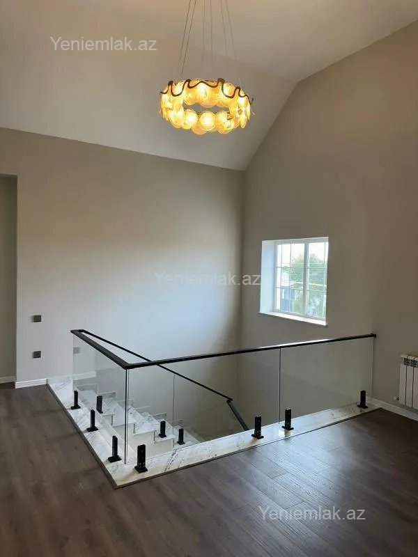 Satılır 6 otaqlı həyət evi 270 m²