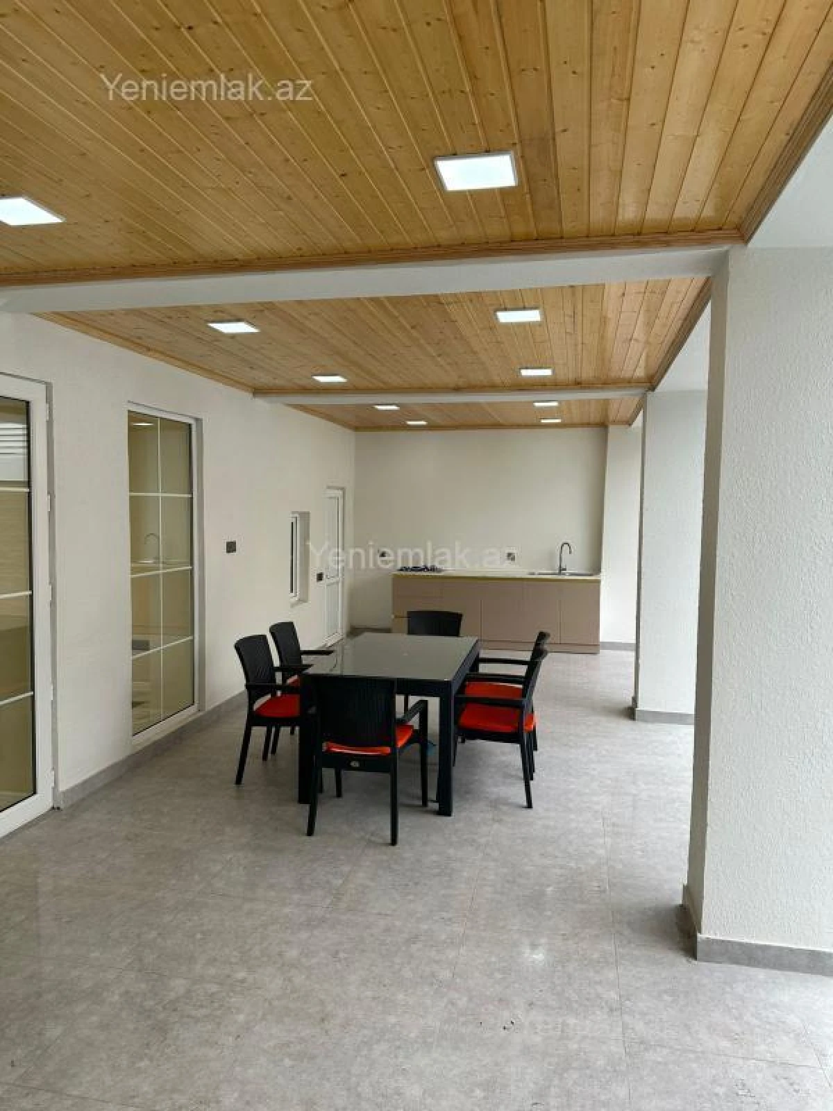 Satılır 6 otaqlı həyət evi 270 m²