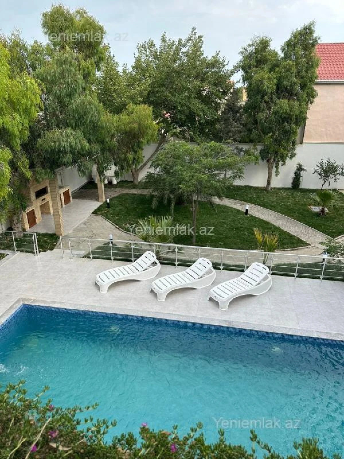 Satılır 6 otaqlı həyət evi 270 m²