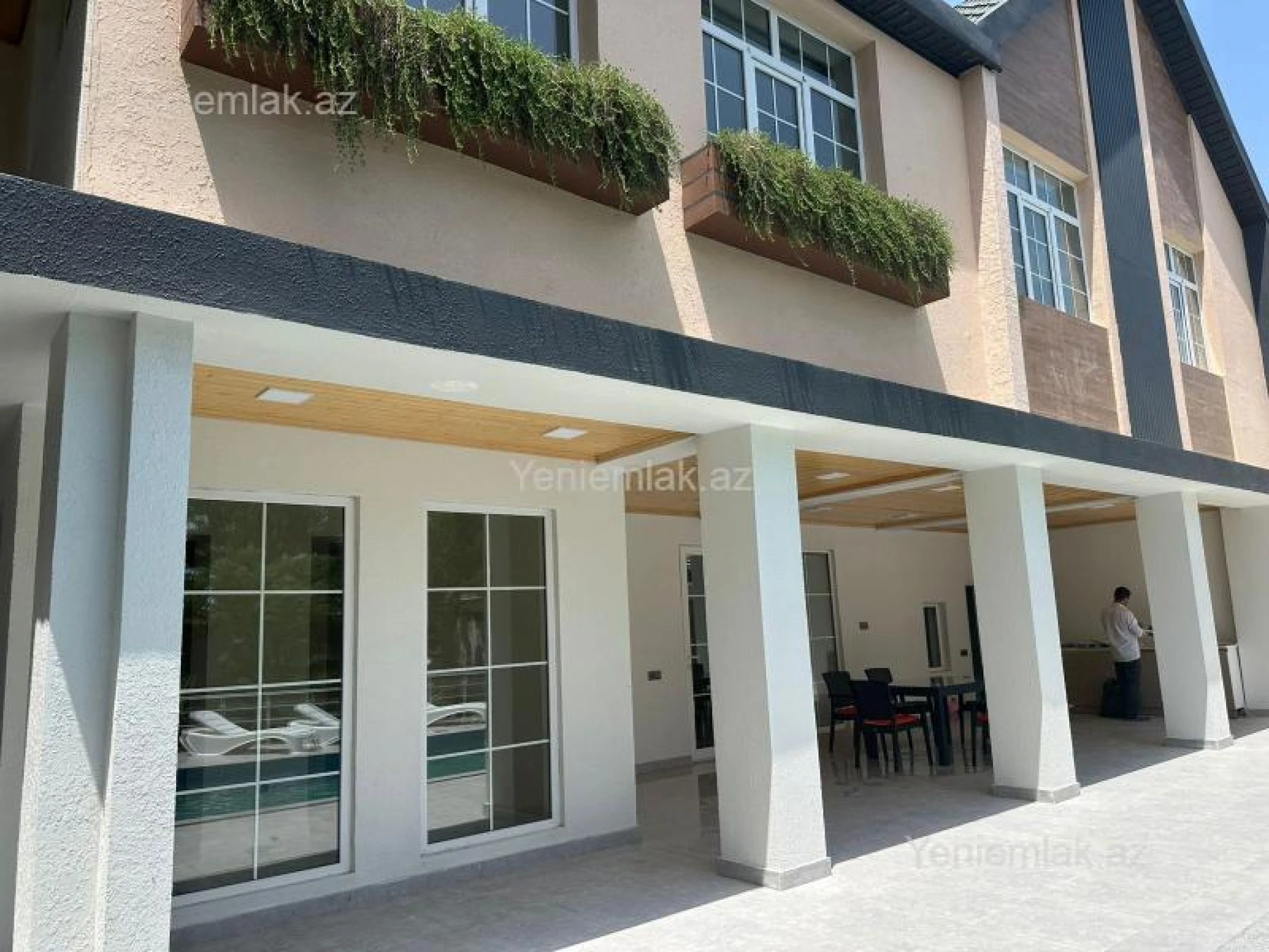 Satılır 6 otaqlı həyət evi 270 m²