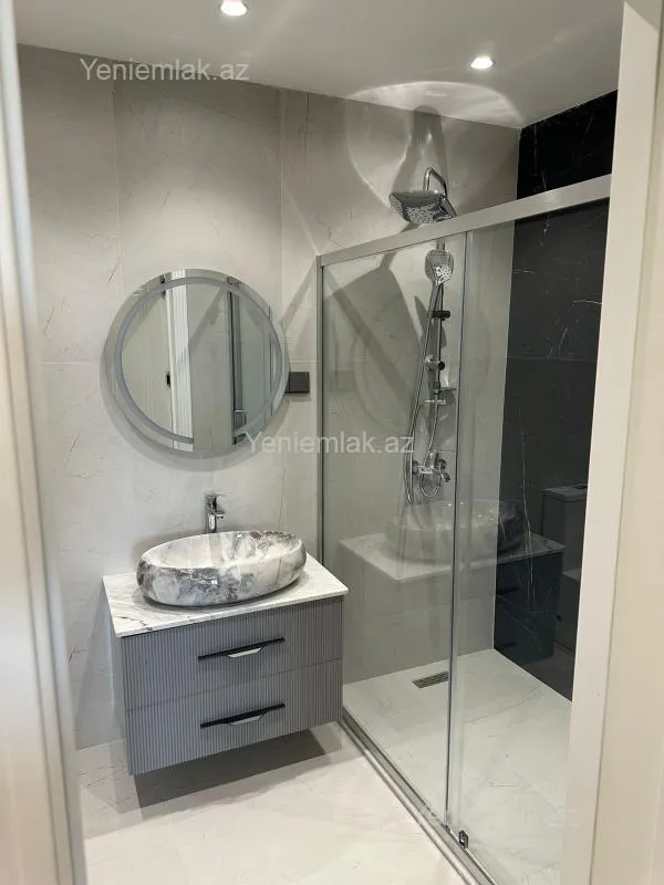 Satılır 6 otaqlı həyət evi 270 m²