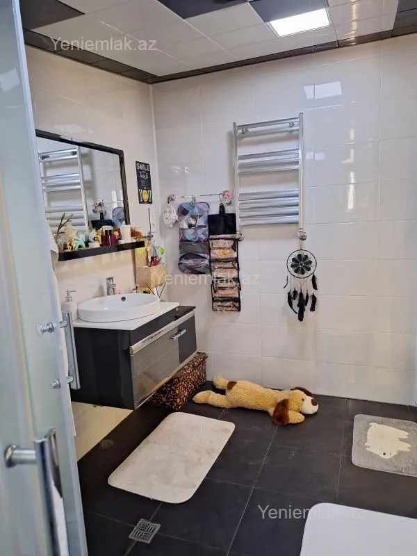 Satılır 5 otaqlı yeni tikili 270 m²