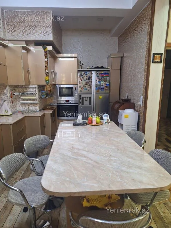 Satılır 5 otaqlı yeni tikili 270 m²