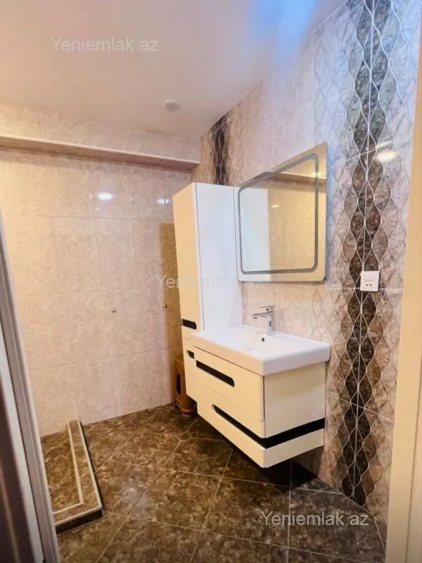 Satılır 3 otaqlı yeni tikili 121 m²