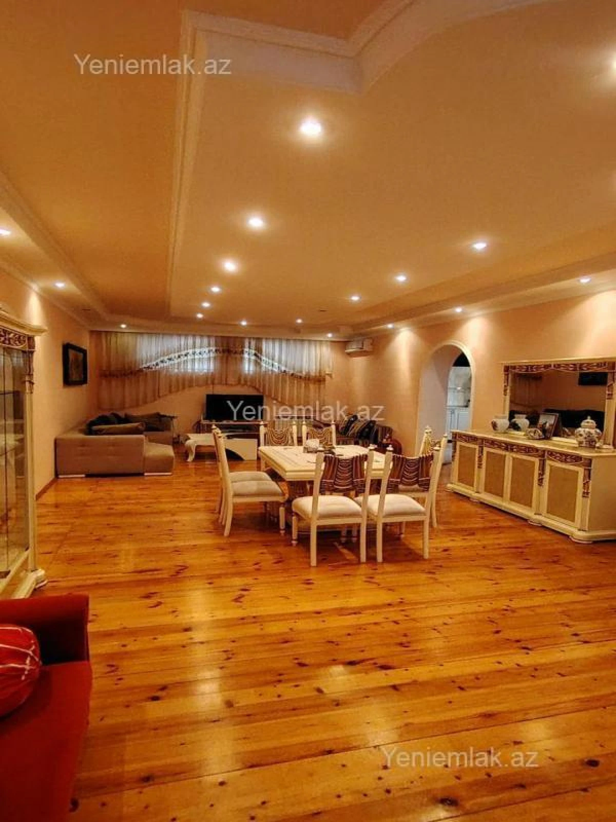 Satılır 5 otaqlı həyət evi 180 m²