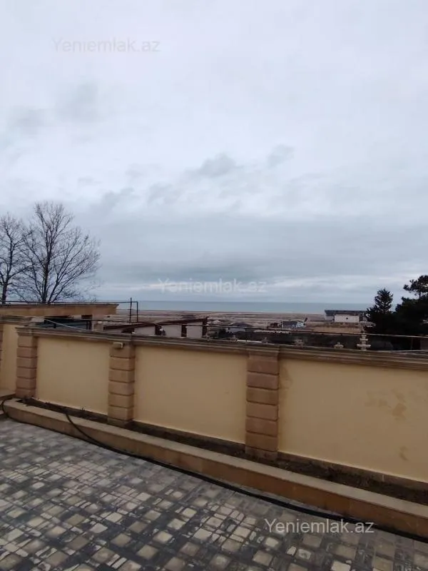 Satılır 5 otaqlı həyət evi 180 m²