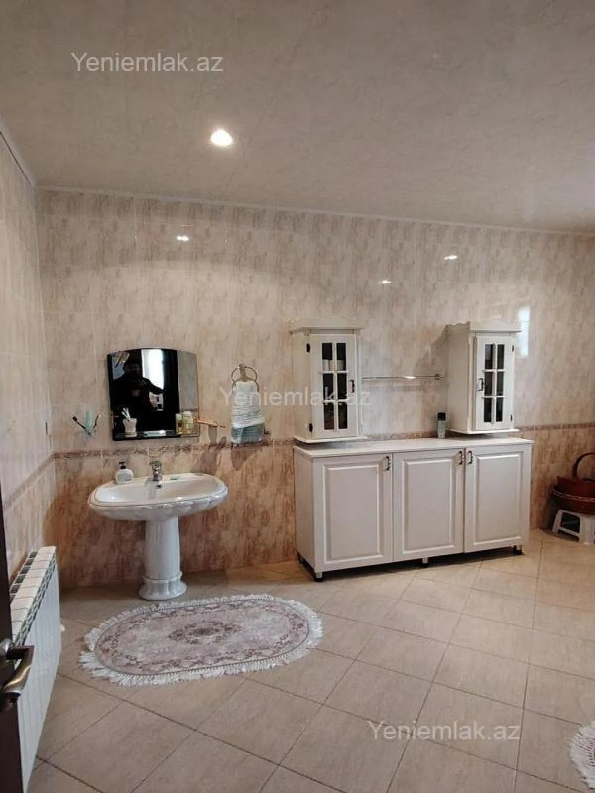 Satılır 5 otaqlı həyət evi 180 m²