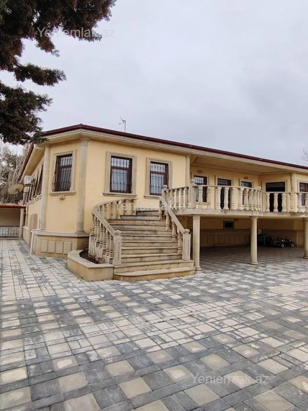 Satılır 5 otaqlı həyət evi 180 m²