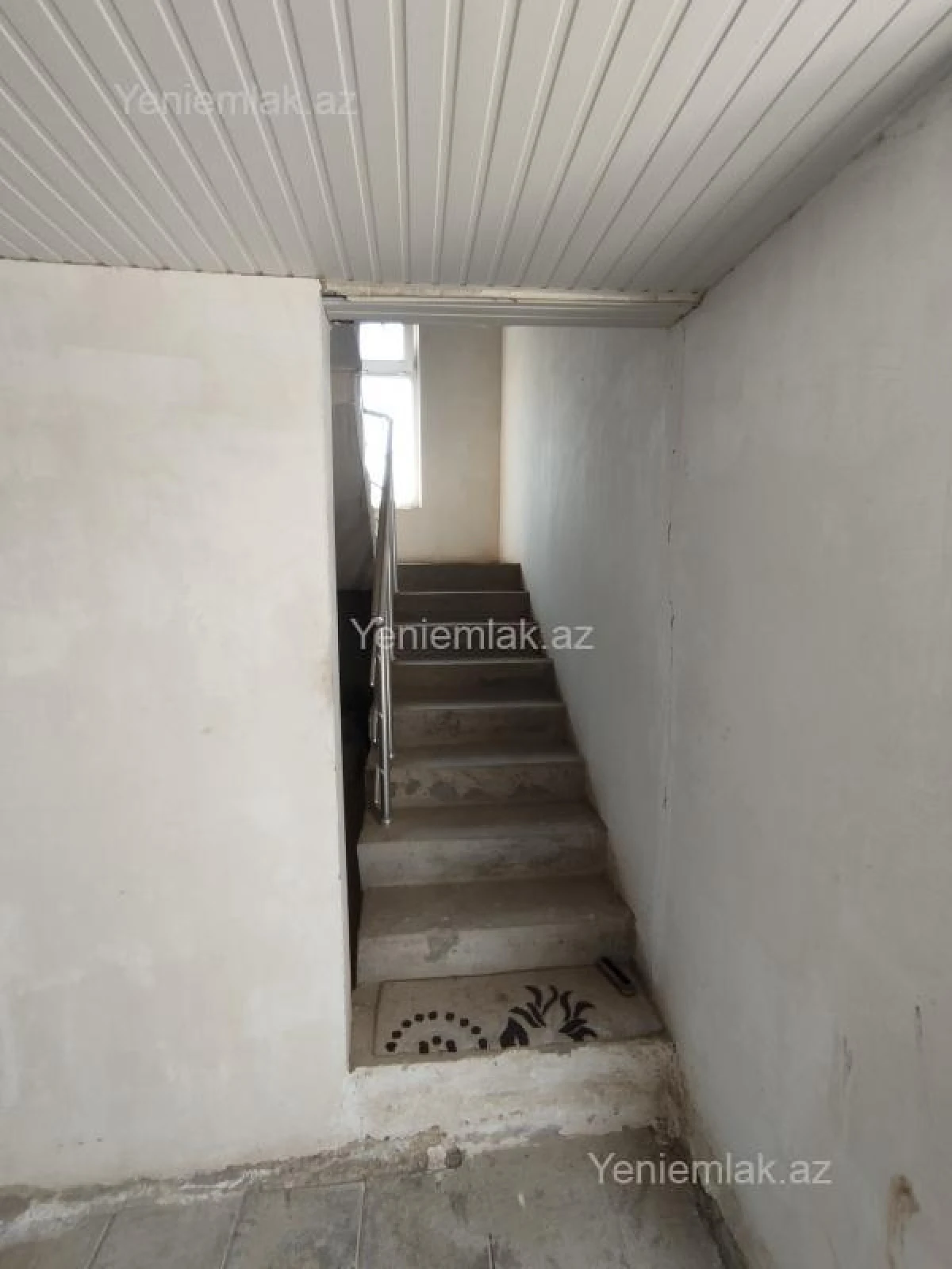 Satılır 6 otaqlı həyət evi 160 m²