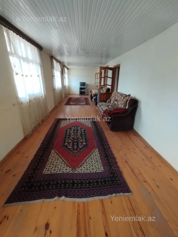 Satılır 6 otaqlı həyət evi 160 m²