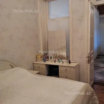 Satılır 3 otaqlı köhnə tikili 80 m²