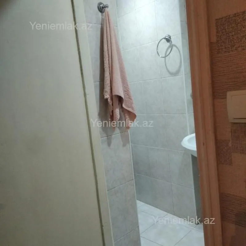 Satılır 3 otaqlı köhnə tikili 80 m²