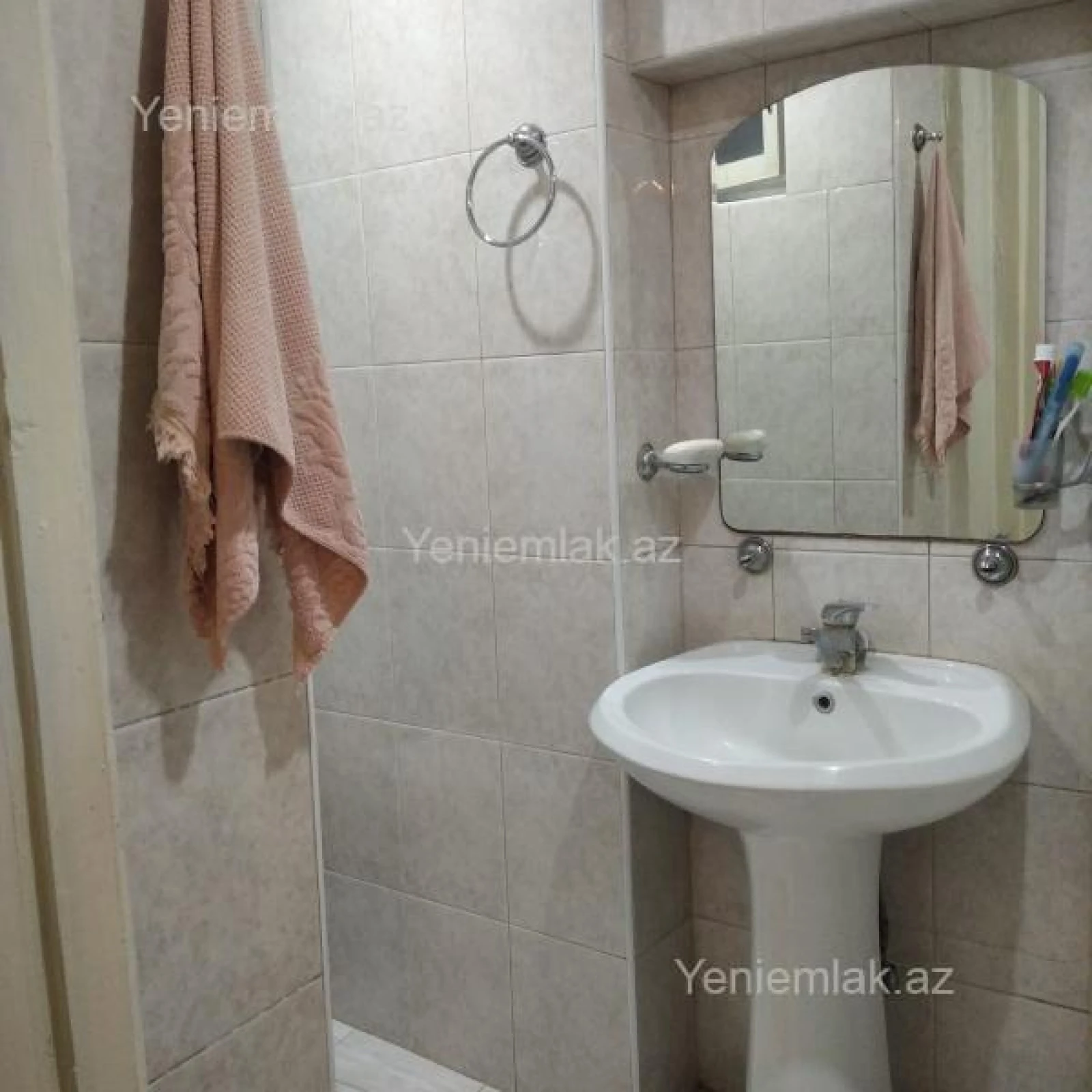 Satılır 3 otaqlı köhnə tikili 80 m²