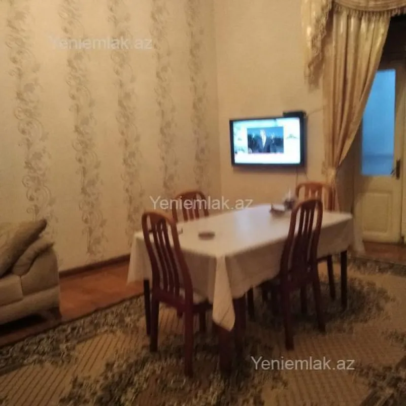 Satılır 3 otaqlı köhnə tikili 80 m²