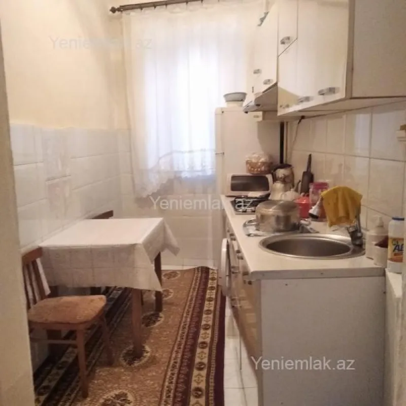 Satılır 3 otaqlı köhnə tikili 80 m²