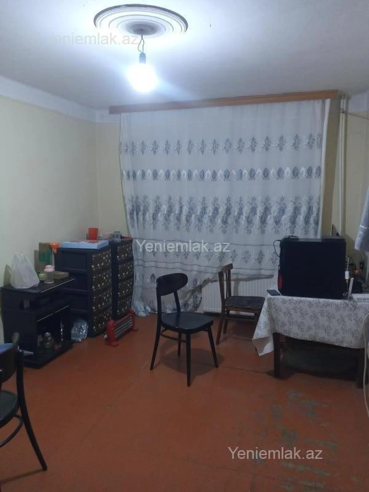 Satılır 1 otaqlı köhnə tikili 30 m²