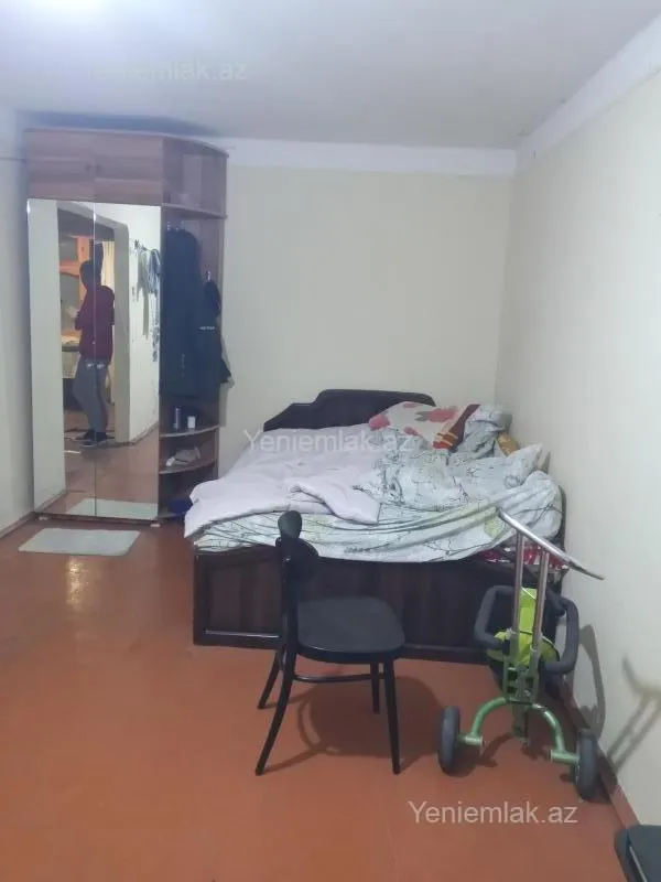 Satılır 1 otaqlı köhnə tikili 30 m²
