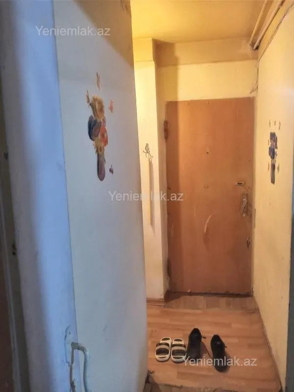 Satılır 1 otaqlı köhnə tikili 30 m²