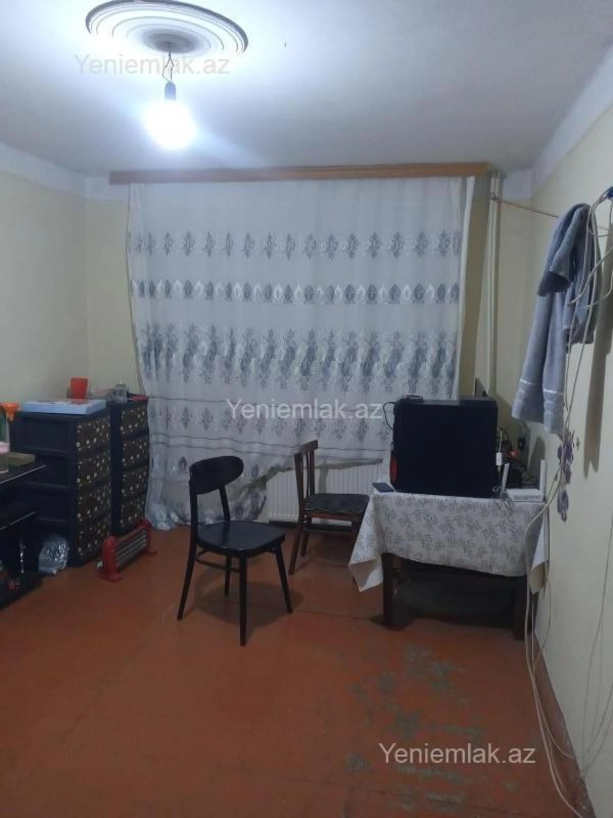 Satılır 1 otaqlı köhnə tikili 30 m²