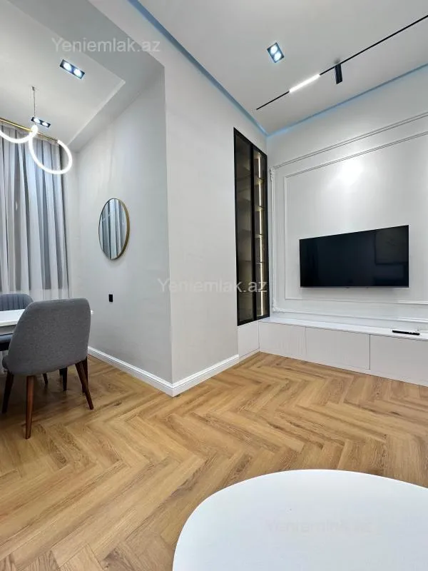 Satılır 3 otaqlı yeni tikili 82 m²