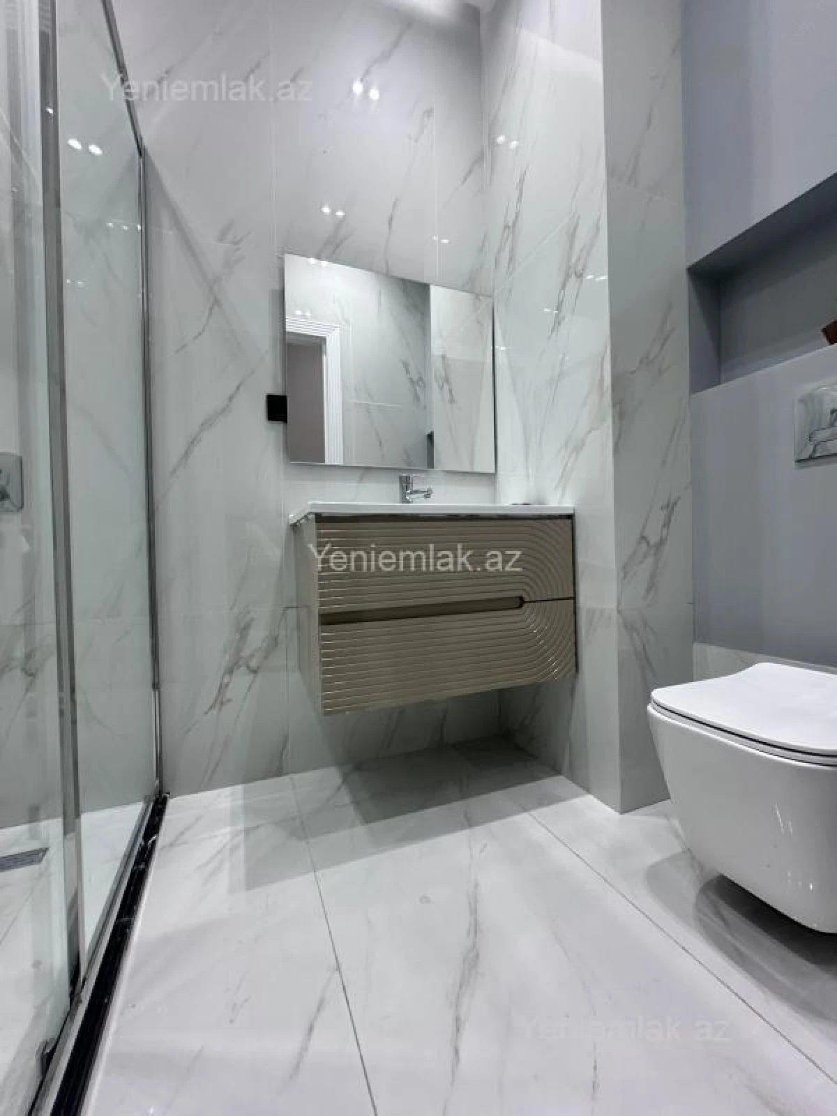 Satılır 3 otaqlı yeni tikili 82 m²