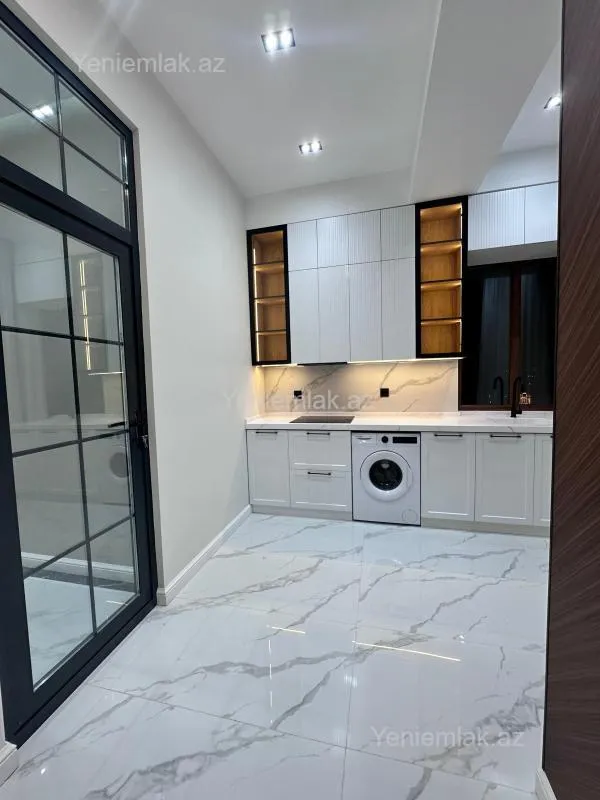 Satılır 3 otaqlı yeni tikili 82 m²