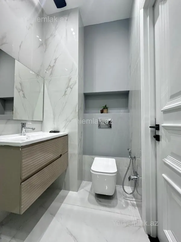 Satılır 3 otaqlı yeni tikili 82 m²