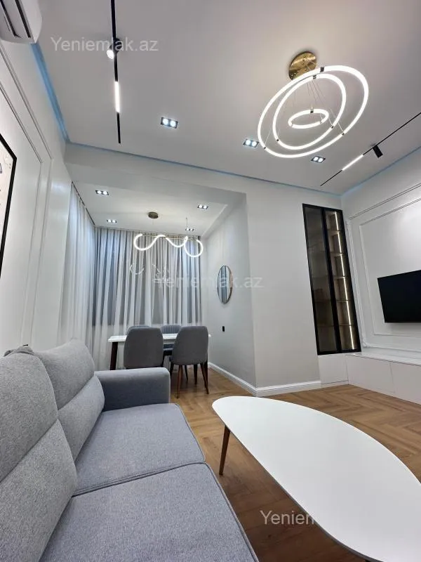 Satılır 3 otaqlı yeni tikili 82 m²